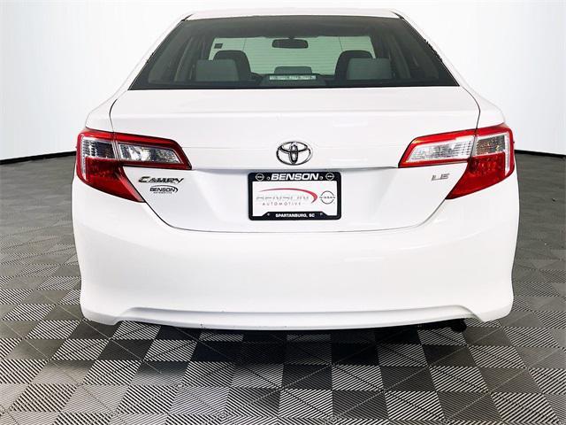 Photo of 2012 Super White Toyota Camry