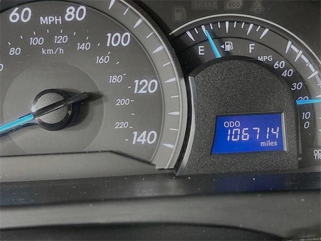 Photo of 2012 Super White Toyota Camry