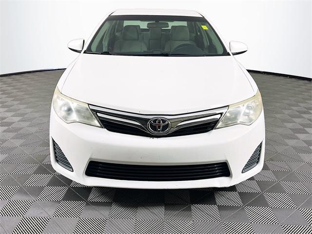 Photo of 2012 Super White Toyota Camry