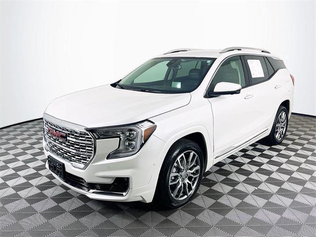 Photo of 2024 White Frost Tricoat GMC Terrain