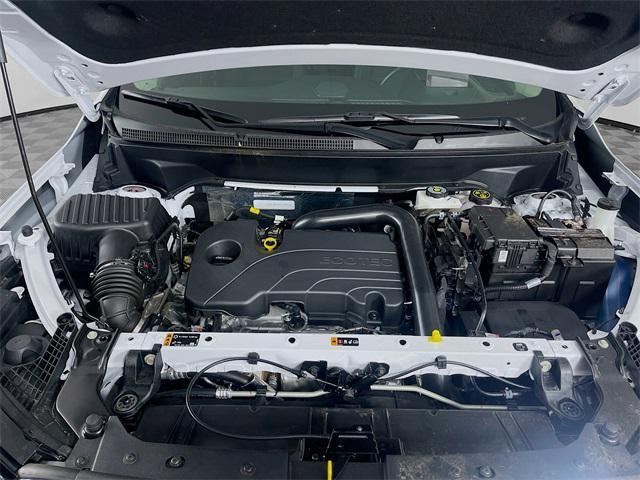 Photo of 2024 White Frost Tricoat GMC Terrain