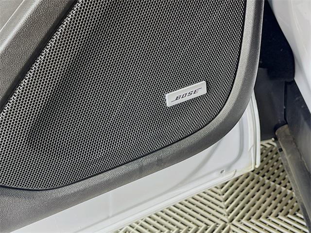 Photo of 2024 White Frost Tricoat GMC Terrain