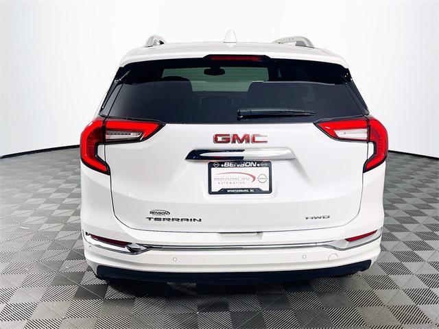 Photo of 2024 White Frost Tricoat GMC Terrain