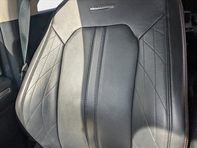 Photo of 2020 Agate Black Ford Expedition