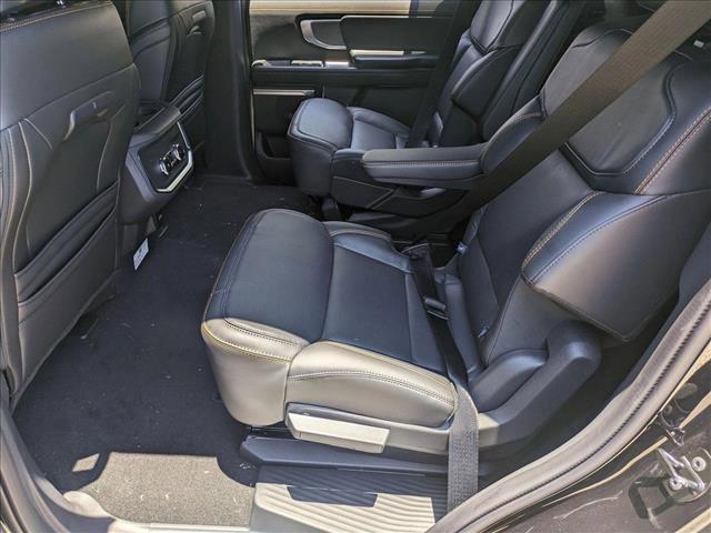Photo of 2025 Agate Black Metallic Ford Expedition
