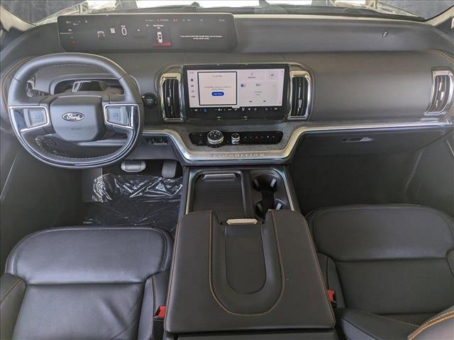 Photo of 2025 Agate Black Metallic Ford Expedition