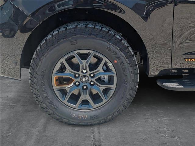 Photo of 2025 Agate Black Metallic Ford Expedition