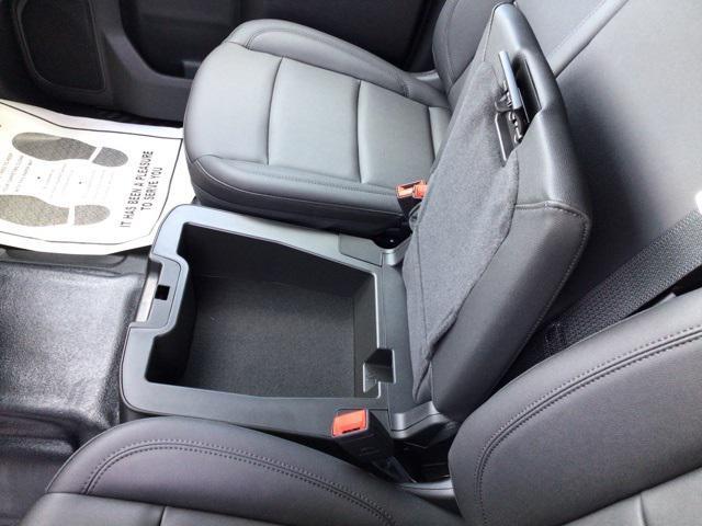 Photo of 2025 Summit White GMC Sierra 2500