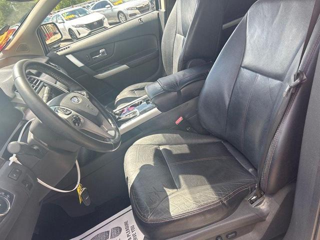 Photo of 2011 BLACK Ford Edge