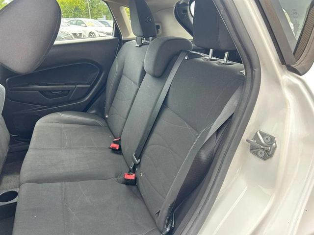 Photo of 2016 WHITE Ford Fiesta