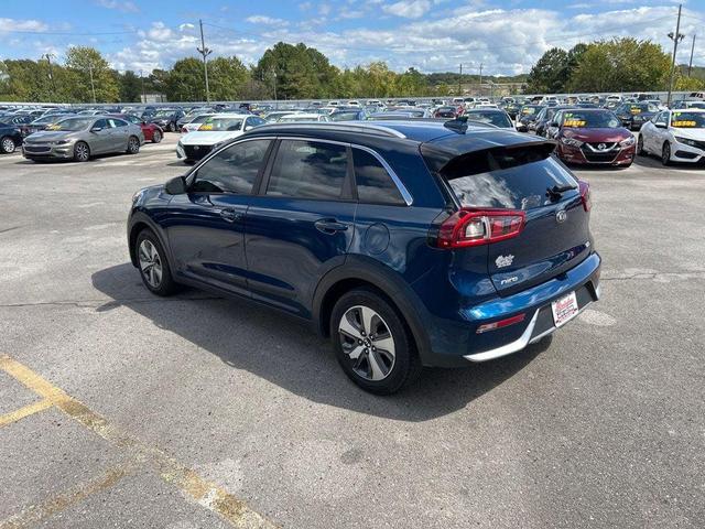 Photo of 2018 Deep Cerulean Kia Niro