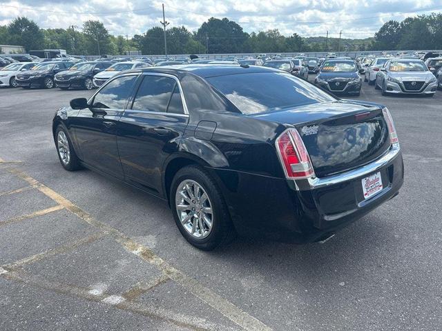 Photo of 2014 BLACK Chrysler 300C