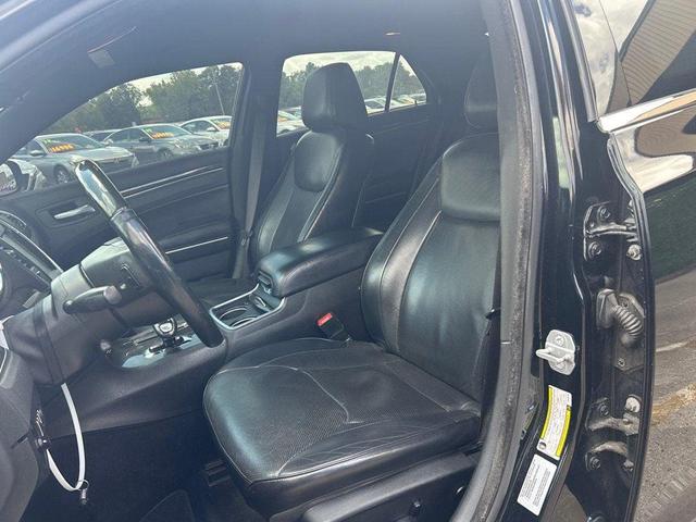 Photo of 2014 BLACK Chrysler 300C
