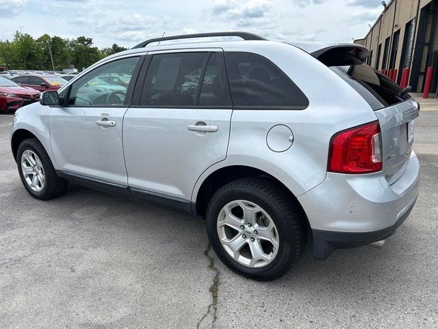 Photo of 2014 Ingot Silver Metallic Ford Edge