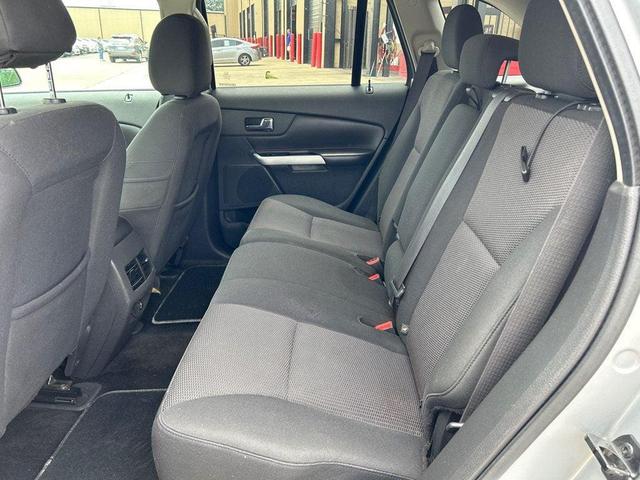 Photo of 2014 Ingot Silver Metallic Ford Edge