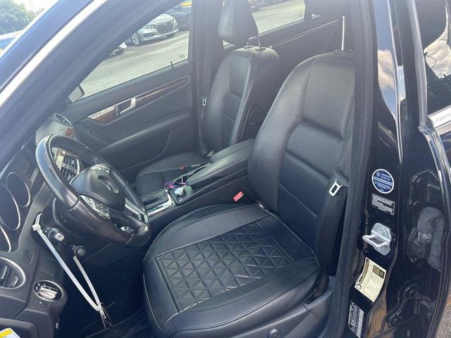 Photo of 2013 BLACK Mercedes-Benz C-Class