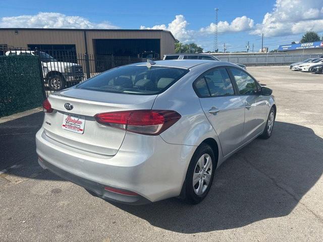 Photo of 2017 SILVER Kia Forte