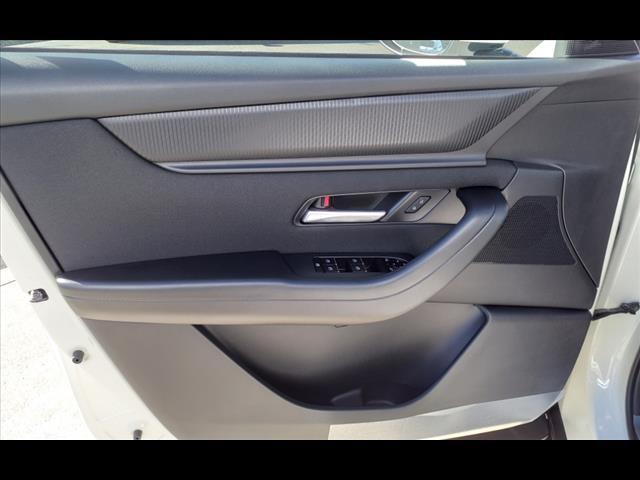Photo of 2025 White Mazda CX-90