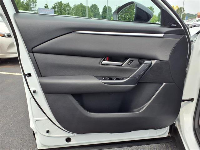 Photo of 2025 wind chill pearl Mazda CX-50