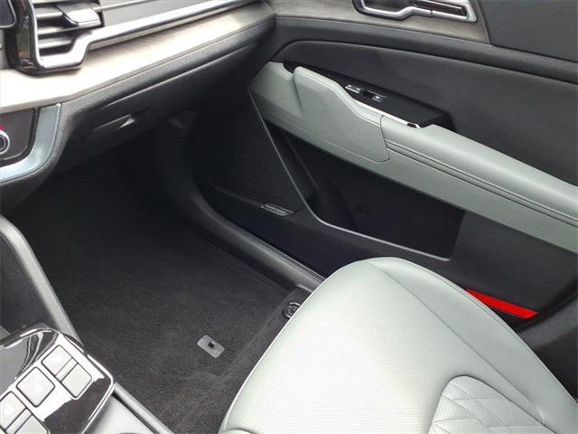 Photo of 2023 Ebony Black Kia Sportage