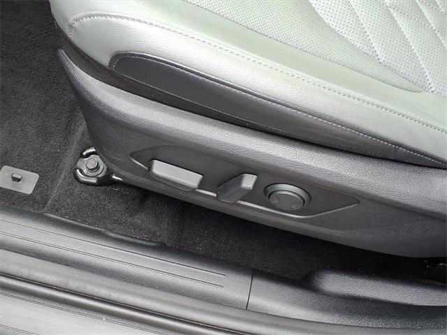 Photo of 2023 Ebony Black Kia Sportage