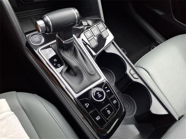 Photo of 2023 Ebony Black Kia Sportage