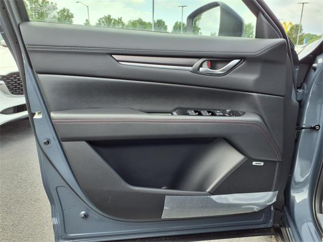 Photo of 2025 Gray Mazda CX-5
