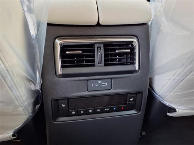 Photo of 2025 White Mazda CX-90