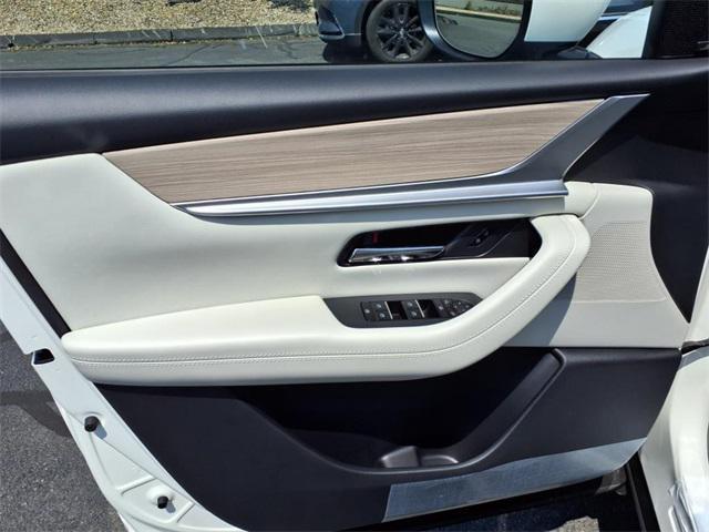 Photo of 2025 White Mazda CX-90