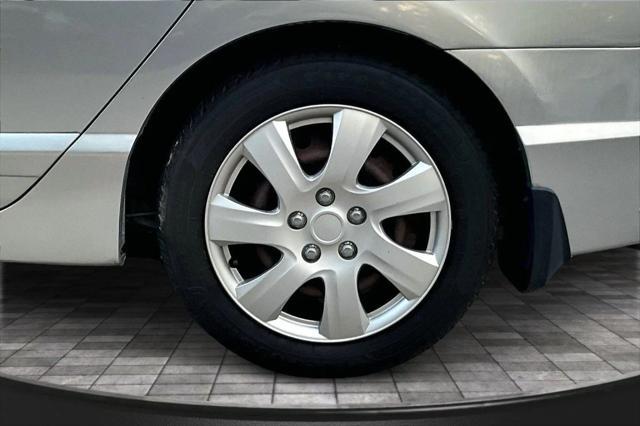 Photo of 2006 Alabaster Silver Metallic Honda Civic