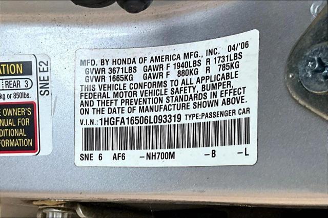 Photo of 2006 Alabaster Silver Metallic Honda Civic