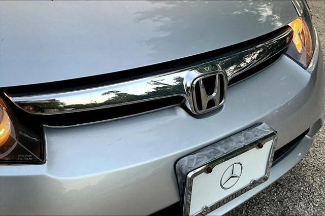 Photo of 2006 Alabaster Silver Metallic Honda Civic