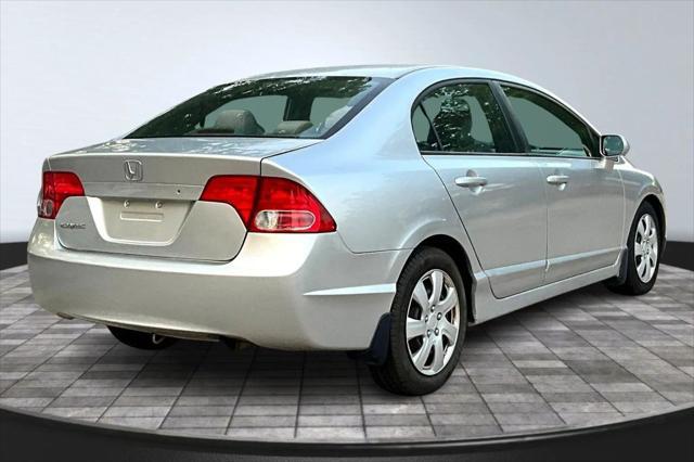Photo of 2006 Alabaster Silver Metallic Honda Civic
