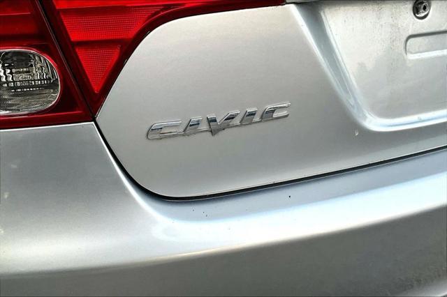 Photo of 2006 Alabaster Silver Metallic Honda Civic