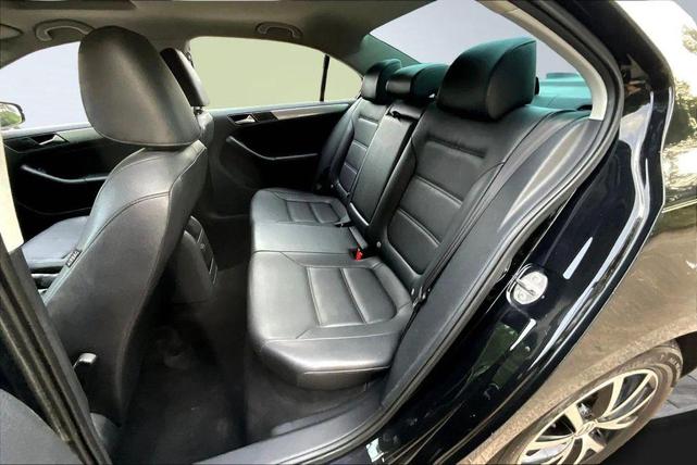Photo of 2017 Black Volkswagen Jetta