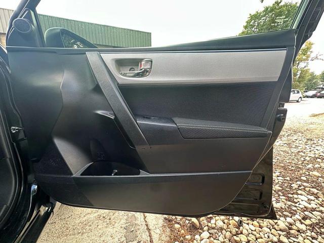 Photo of 2016 Black Sand Pearl Toyota Corolla