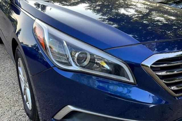 Photo of 2016 Blue Hyundai SONATA