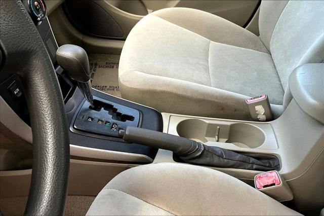 Photo of 2009 Gold Toyota Corolla