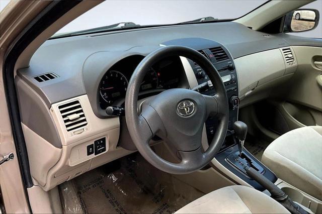Photo of 2009 Gold Toyota Corolla
