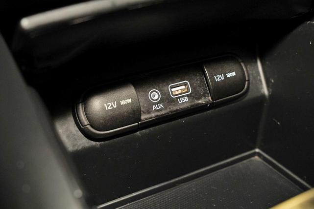 Photo of 2020 Ebony Black Kia Sorento