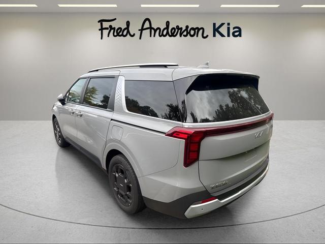 Photo of 2025 Ceramic Silver Kia Carnival Hybrid