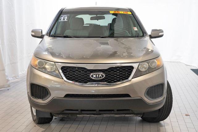 Photo of 2011 Titanium Silver Kia Sorento