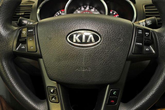 Photo of 2011 Titanium Silver Kia Sorento