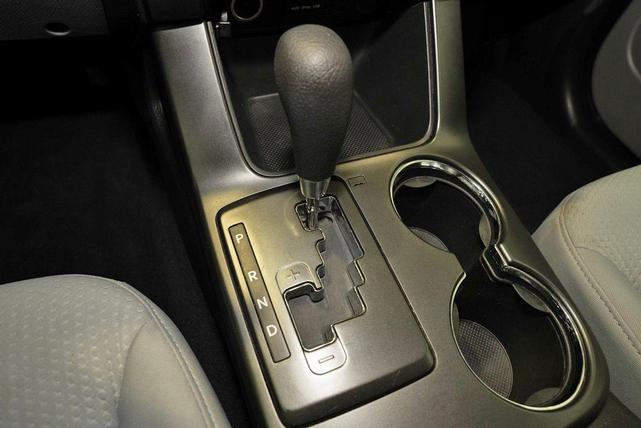 Photo of 2011 Titanium Silver Kia Sorento