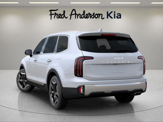 Photo of 2025 Glacial White Pearl Kia Telluride