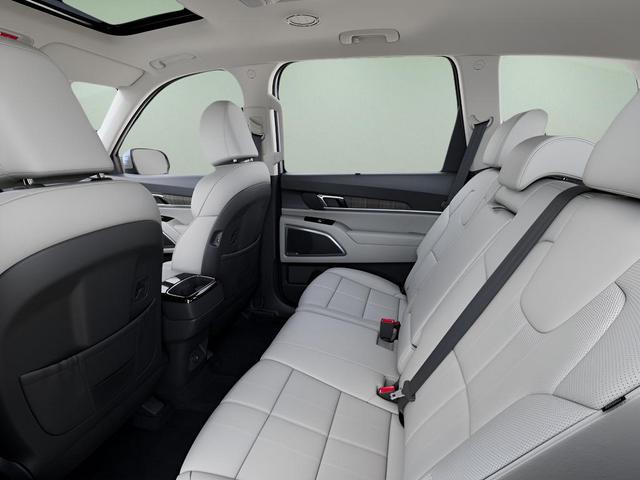 Photo of 2025 Glacial White Pearl Kia Telluride