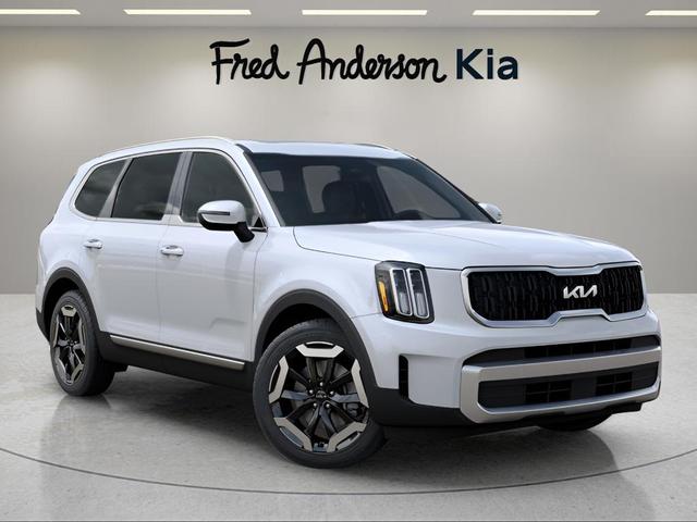 Photo of 2025 Glacial White Pearl Kia Telluride