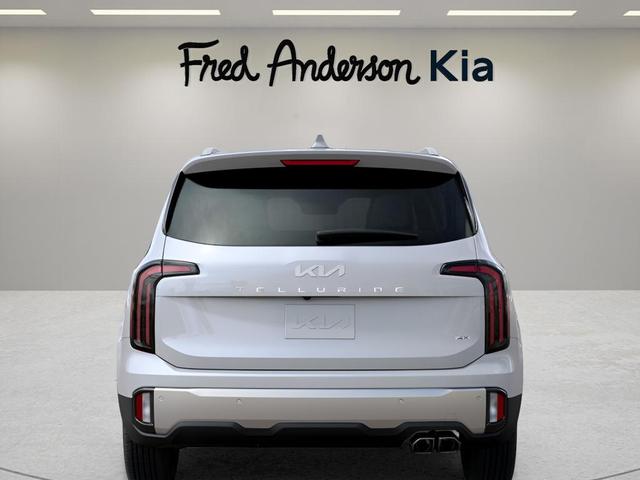 Photo of 2025 Glacial White Pearl Kia Telluride