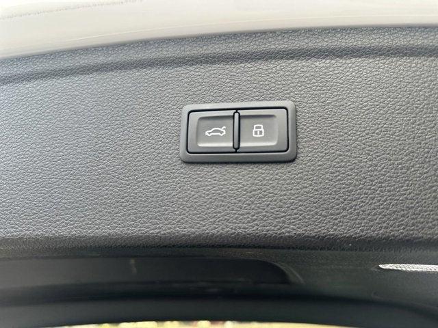 Photo of 2023 Ibis White Audi Q5