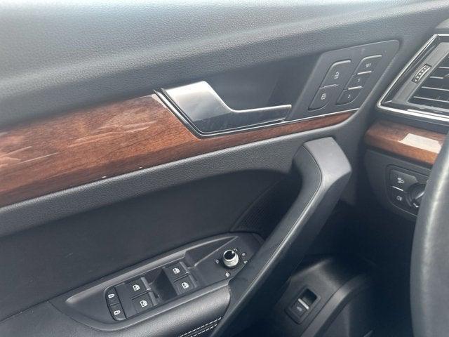 Photo of 2023 Ibis White Audi Q5